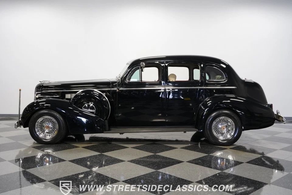 Buick Century 1937 sedán jorobado Foto 3 de 4