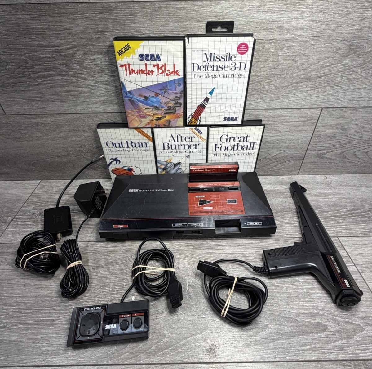 Sega Master System Power Base Console + Controller AC & RF + 6