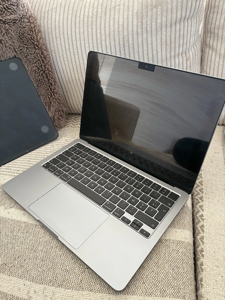 Apple MacBook Air 13" M3 · 24GB · 256GB, photo 1 sur 5