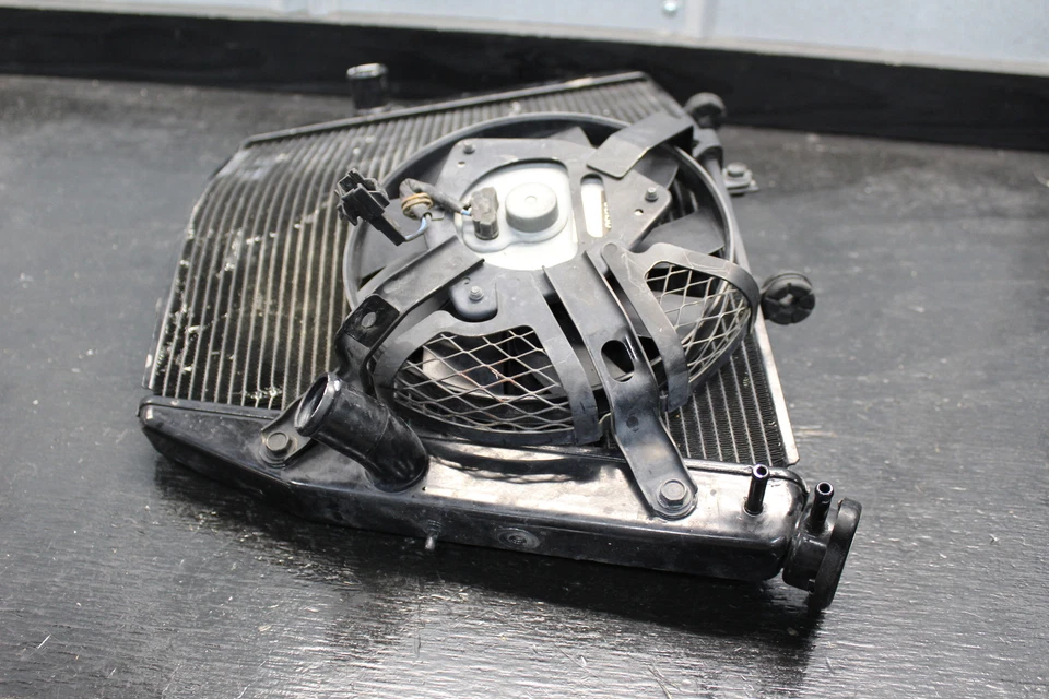 09-16 铃木 GSXR1000 发动机 Radiator 冷却风扇 原始设备制造商 2009 11 12 13 2012 — 第 2/4 张图片