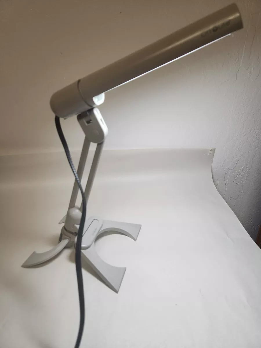 OttLite Creative Full Folding Desk Light Model T96G5R 120V