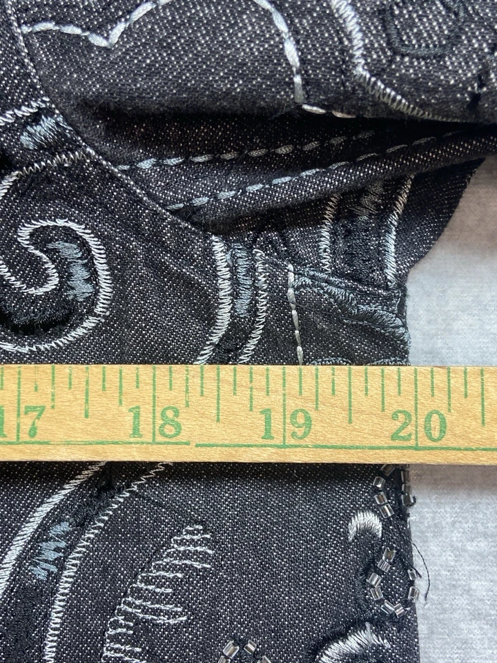 Laura Ashley 纽扣衬衫女式中号黑色灰色抽象刺绣 Lo — 第 4/4 张图片