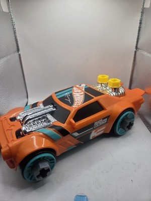 Hot Wheels ready to race car builder set with Tool Accessories 2020