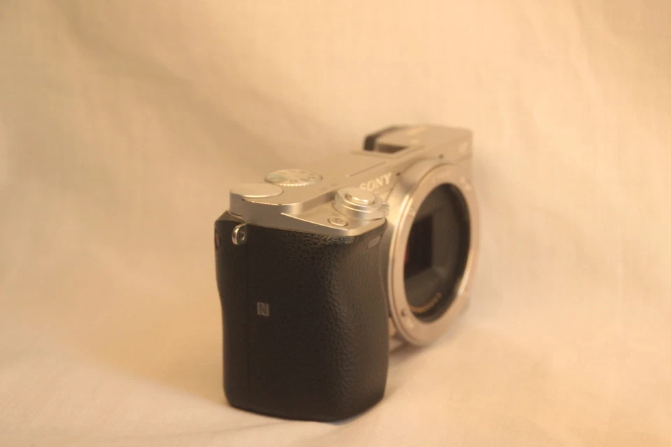 Sony Alpha 6000, photo 2 of 5