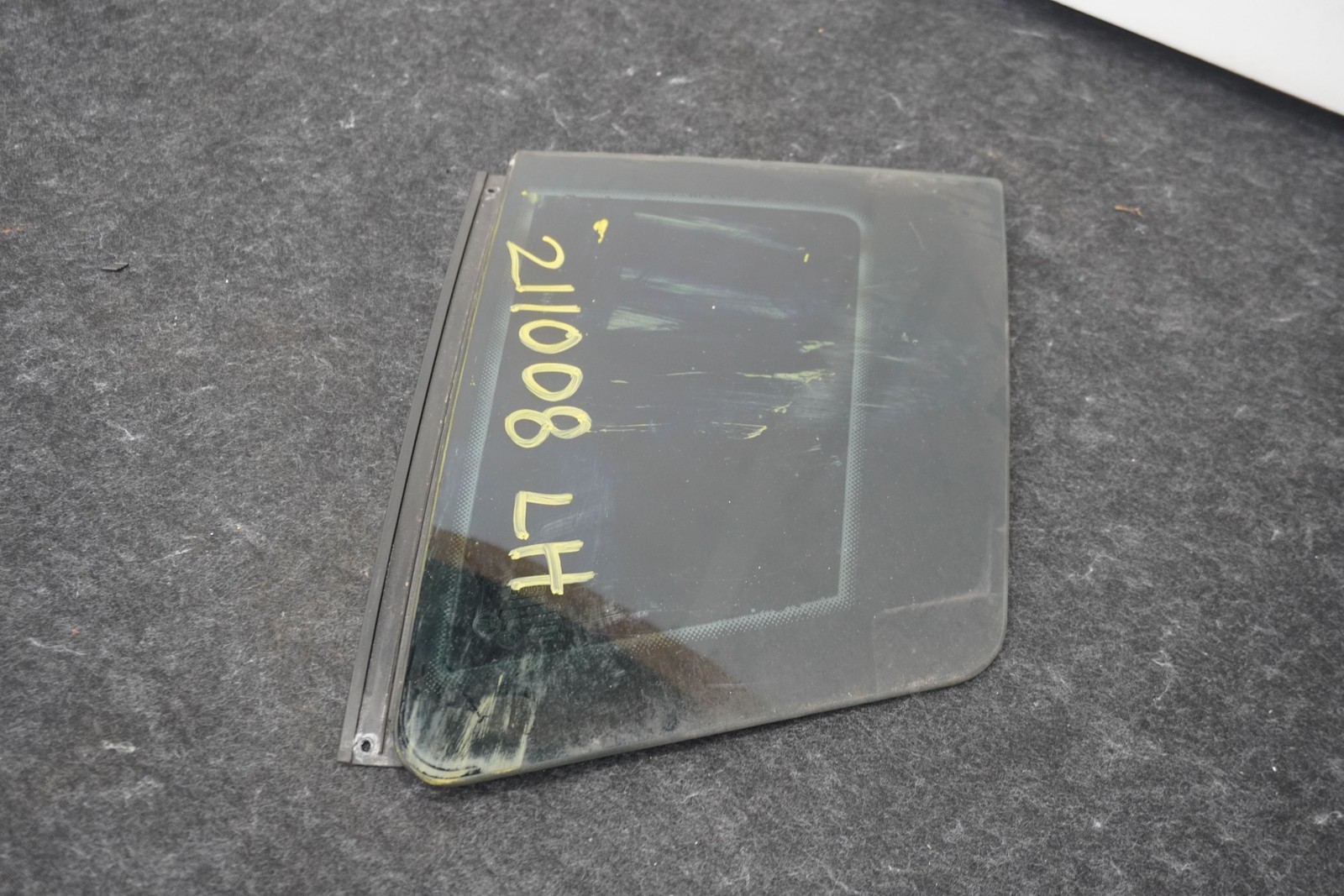 Rear Left Driver Side Quarter Window Glass OEM 420845299 Audi R8 Type 42 2008-15