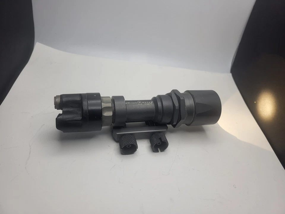 Фонарик установленный Surefire M951 - Изображение 2 из 4