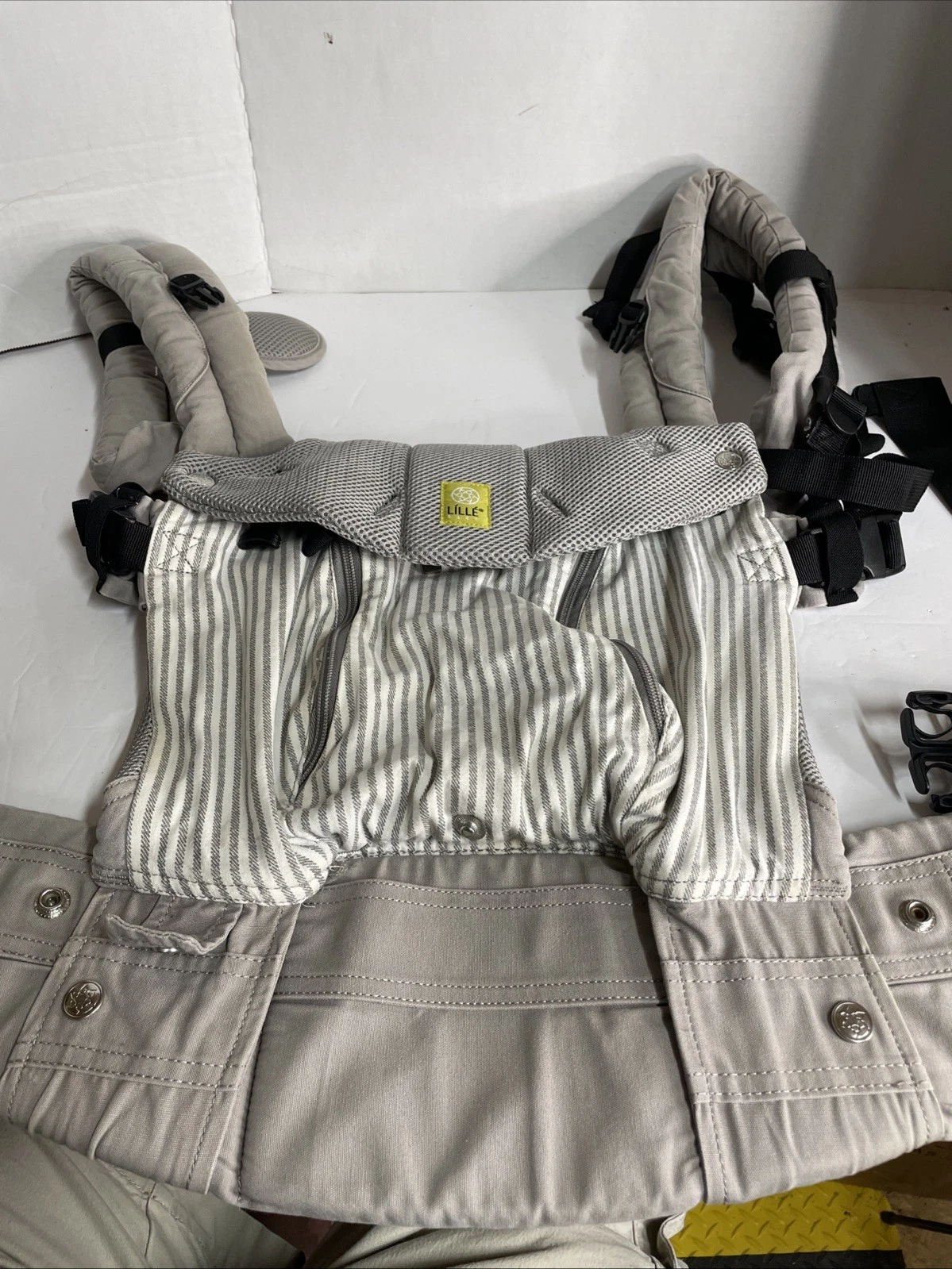 Lille Baby Complete 6-in-1 All Seasons Child Infant Carrier Grey Stripes