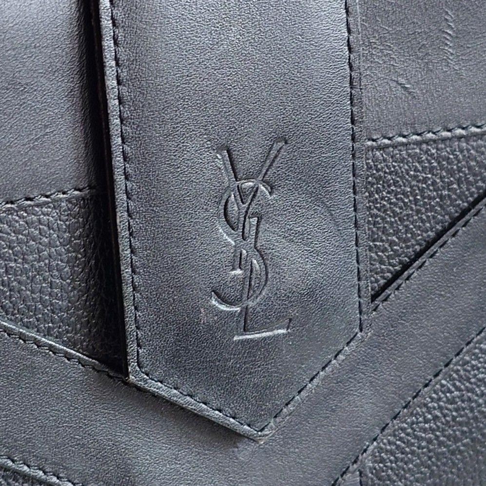 Borsa a tracolla YVES SAINT LAURENT Cassandra in pelle nera dal Giappone