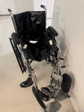 manual wheelchair used, black 20/16 good condition medline in Miami