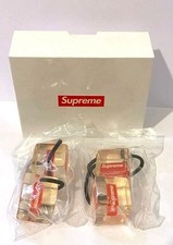 SS18 Supreme Cheveux Pompons Set 2 Acrylique Accessoire Neuf Femmes Homme