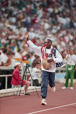 1988 Seoul Olympics Photo Olympic Athlete Carl Lewis Carries The Us Flag