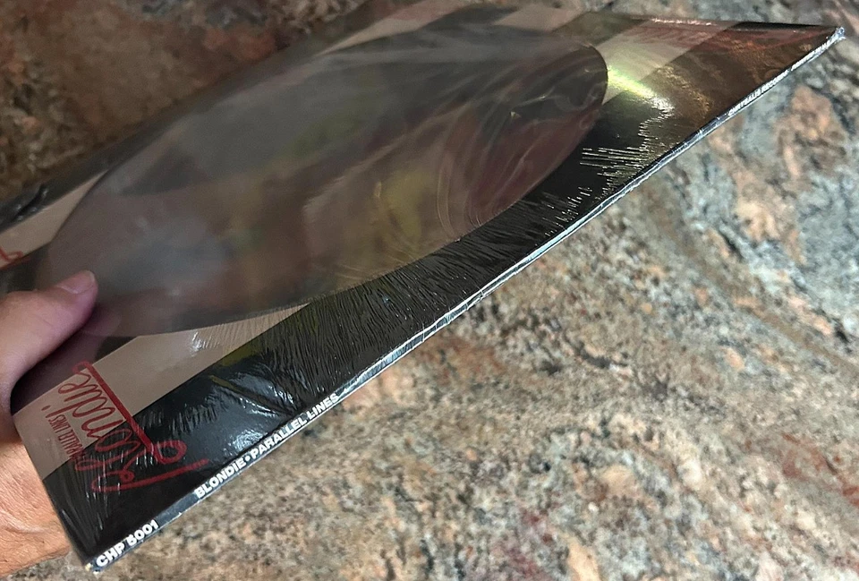 BLONDIE~PICTURE DISC~PARALLEL LINES~SEALED~LIMITED. EDITION~US CRYSALIS CHP 5001 - Image 2 of 4