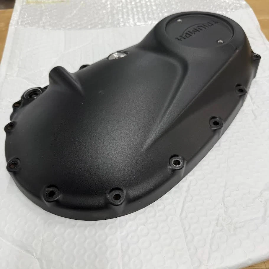 CUBIERTA CLUTCH TRIUMPH BONNEVILLE, STREET CUP/TWIN, THRUXTON NEGRA (T1267765) Foto 4 de 4