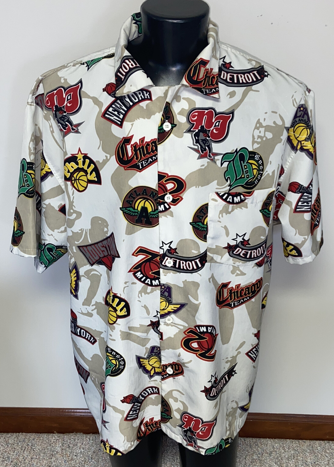 🔥Regal Wear Basketball NBA Themed Mens Casual Hawaii… Gem