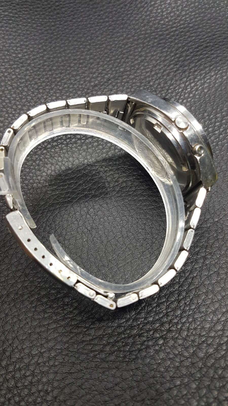 VINTAGE AUTOMATIC DAY DATE ORIENT WRISTWATCH 3 CR… - image 4