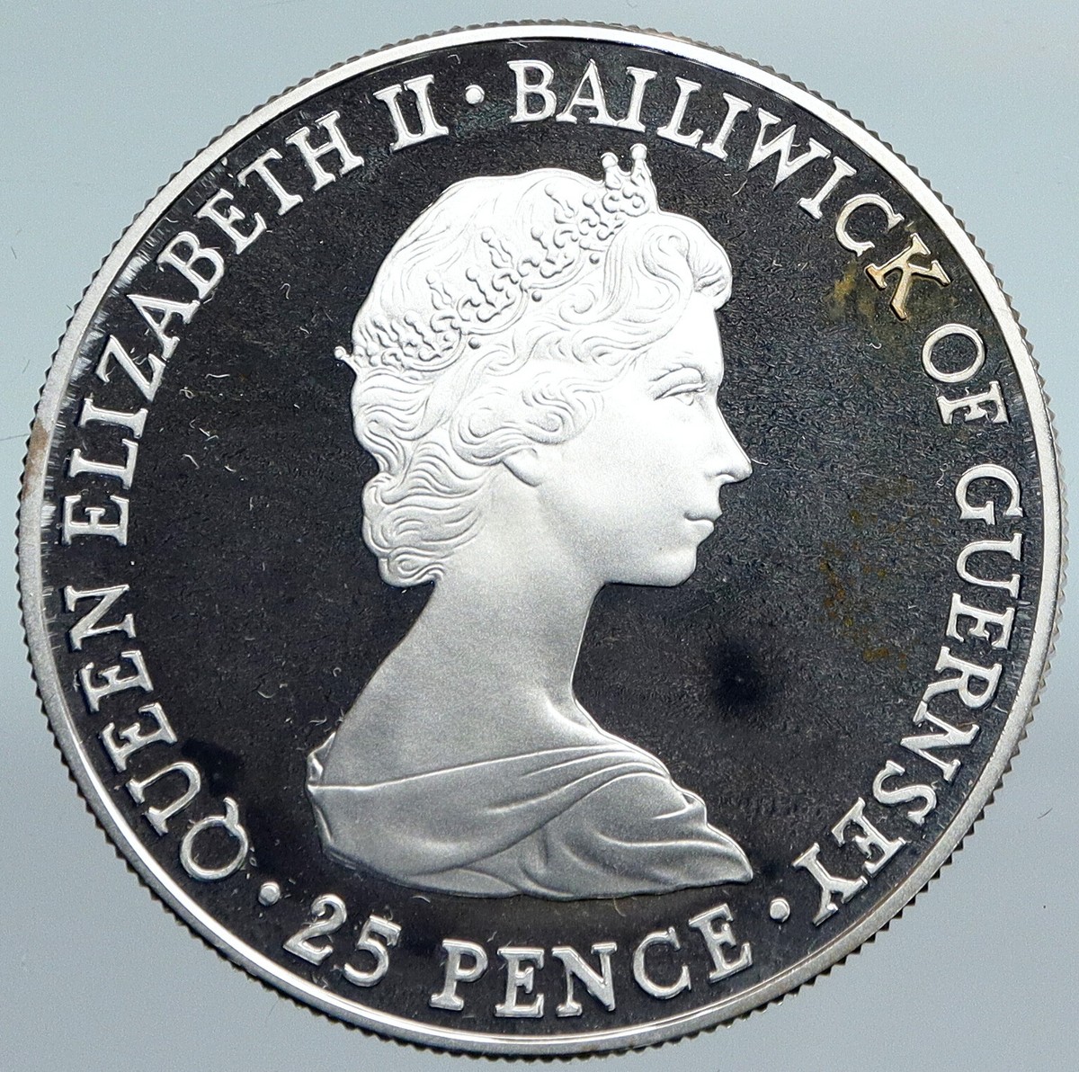 2746【ガーンジー】1980年25PENCE銀貨　プルーフ　大型　トーンあり 1980 GUERNSEY Island Queen Mother Elizabeth II PROOF Silver