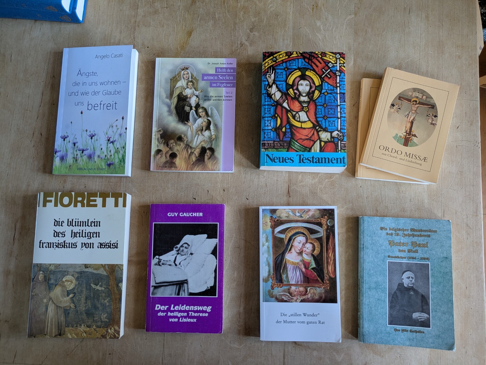 Religiöse und spirituelle Literatur, 8 Bücher + 2 Stundengebetshefte