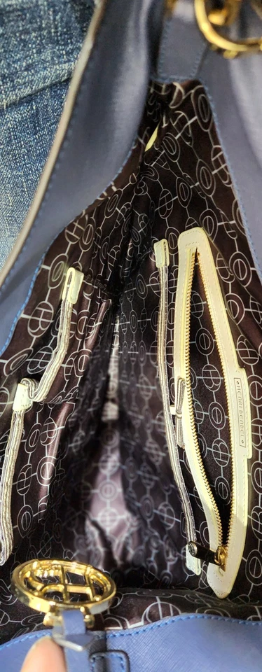 Bandolera Henri Bendel con correa extraíble Foto 4 de 4