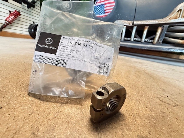 20点オーダー 1) GENUINE MERCEDES 1163340372 Hub Nut S500 600 E320 SL600 - same