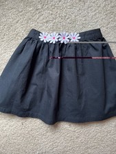 Girls 6 Gymboree Black Skirt with Daisies