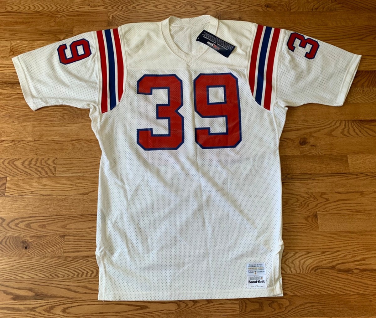 1980s NEW ENGLAND PATRIOTS TEAM ISSUED GAME JERSEY UN USED SAM