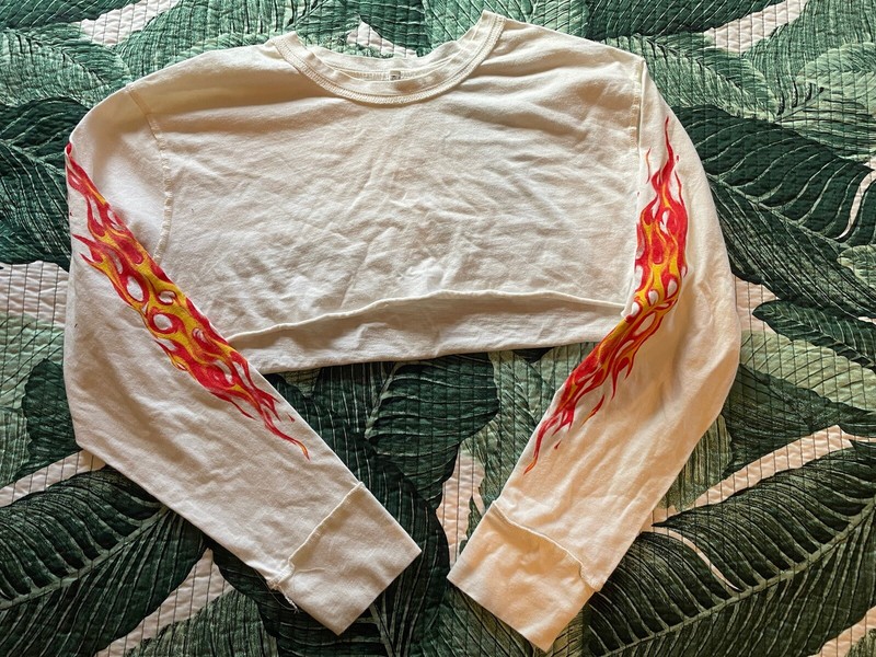 BRAND NEW EMMA & SAM WHITE LONG SLEEVE CROP TOP SZ SMALL 
