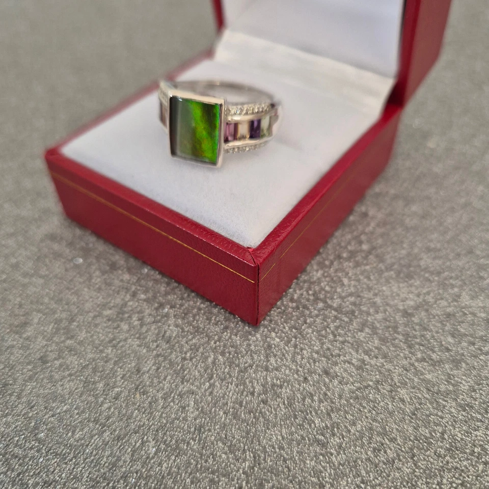 Anillo canadiense de ammolita y piedras preciosas en platino sobre plata de ley M Foto 4 de 4