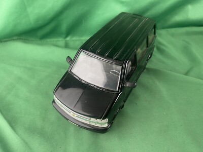 RARE Jada Dub City 2001 Chevy Astro Van Black 1/24 Scale