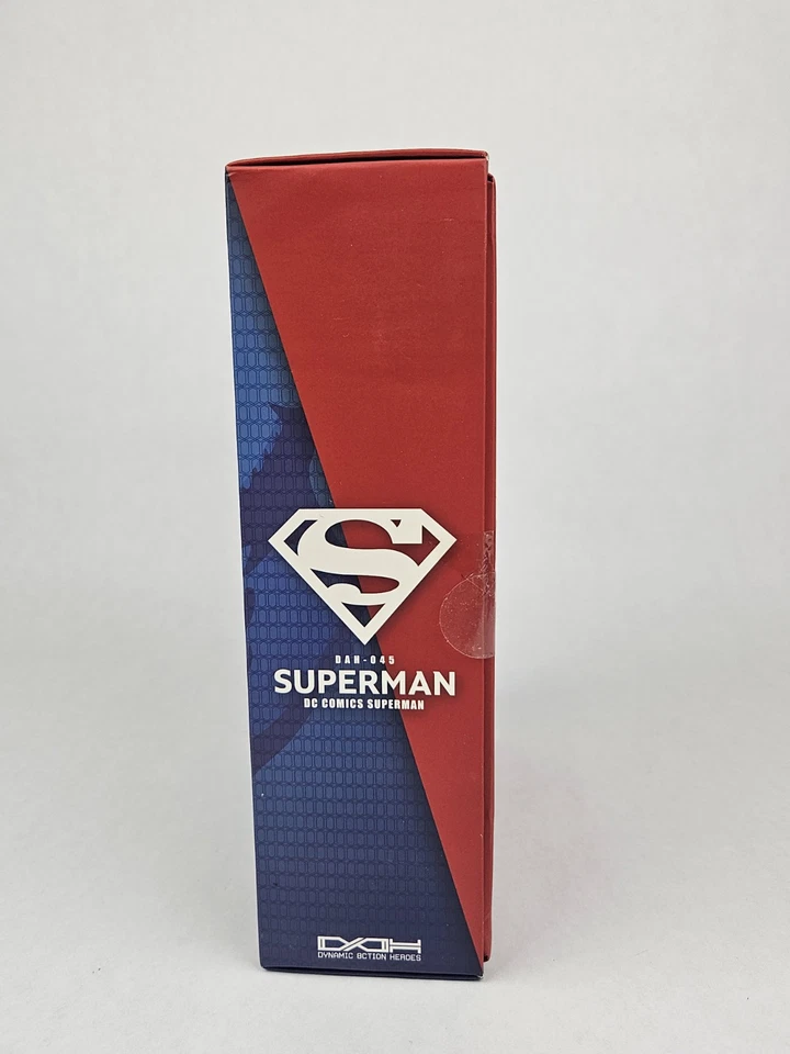Figura de acción DC Comics Superman DAH-045 Dynamic 8-ction Heroes Beast Kingdom Foto 2 de 4