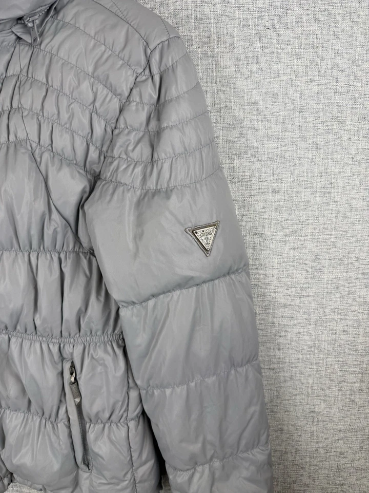 Chaqueta Abrigo GUESS Gris Metálico Relleno de Plumón con Capucha Talla Pequeña En muy buena condición Y2K - Imagen 2 de 4