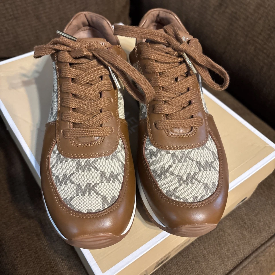 MICHAEL MICHAEL KORS Allie Heritage Logo and Leather Sneaker Size 6m With Box - Image 4 of 4