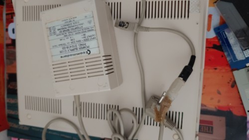 Commodore 128 8-bit classic-computer (+ Netzteil / TV Kabel) funktioniert Jiffy - 第 7/9 張圖片