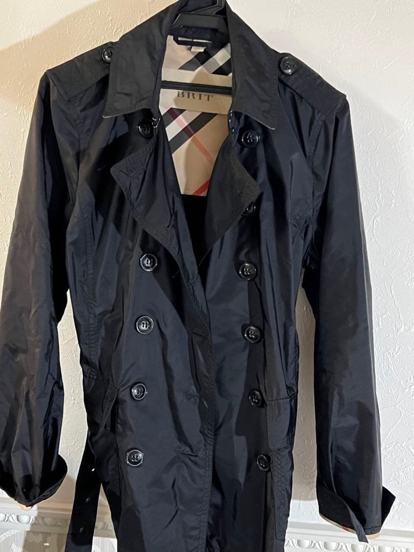 Burberry       Trench Coat