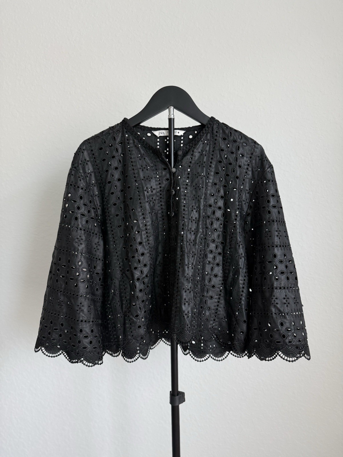 New Zara Womens Black Eyelet Crochet Button Front Blouse Size Medium Distressed
