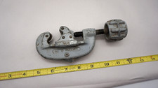 RIDGID 32920 Model 15 Screw Feed 3/16" to 1-1/8" Tubing and Conduit Cutter