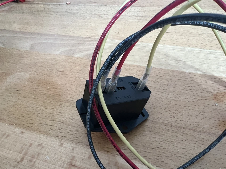 Assembled Power Socket with Fuse and wires Switch 3 Pin IEC320 C14 USA Plug - Image 4 of 4