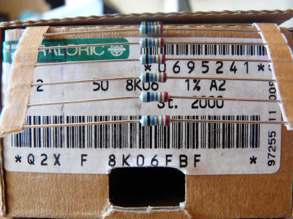 10x Vishay Draloric MK2 Résistance Couche Métal 8K06 0.6W 1% 50ppm