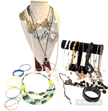 Costume Jewelry Lot Over 2 Pounds Necklaces Bracelets 28 Pieces - C1946,Express
