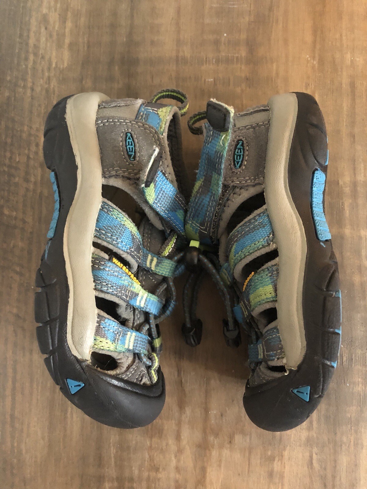 Sandali Keen impermeabili da trekking outdoor mimetici multicolore per bambini unisex taglia 9