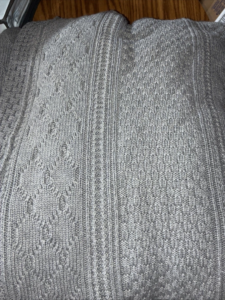BOLL & BRANCH ARAN KNIT KING BED BLANKET LIGHT GRAY HOLIDAYS - Image 2 of 3