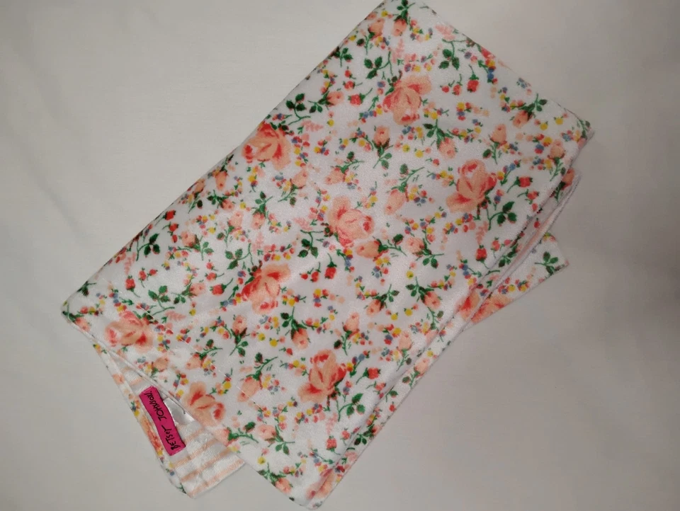 Manta floral niña Betsey Johnson bebé niña Foto 2 de 4