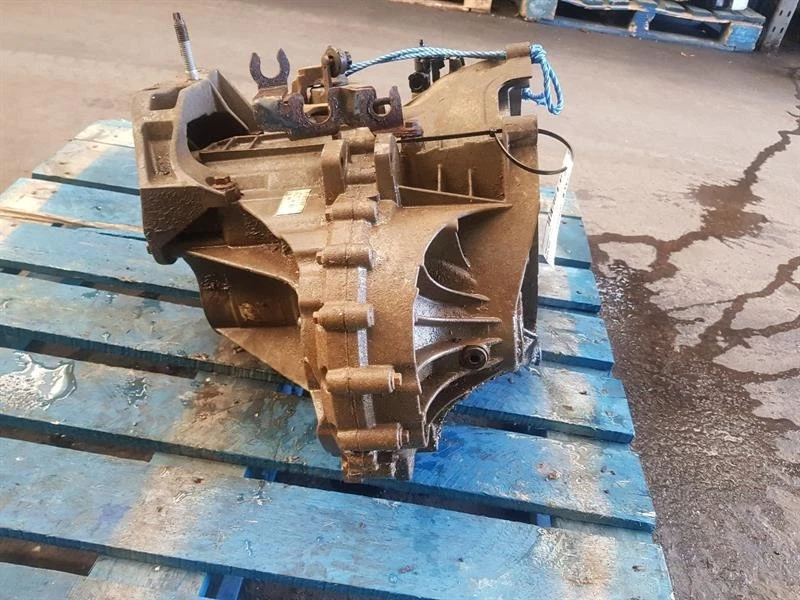 2006-13 MK7 FORD TRANSIT GEARBOX 2.2 DIESEL CYFB 6 SPEED MANUAL CC1R-7002-AD FWD - Image 3 of 4