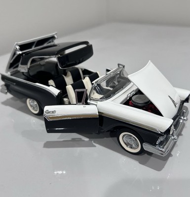 クラシック MILSTEIN VIGNETTES 24Favorite Miniatures FRANKLIN MINT 1:24 1957 FORD FAIRLANE 500 SKYLINER BLACK/WHITE