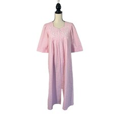 Vtg Miss Elaine Gingham Seersucker Nightgown Embroidered Floral Full Zip Small