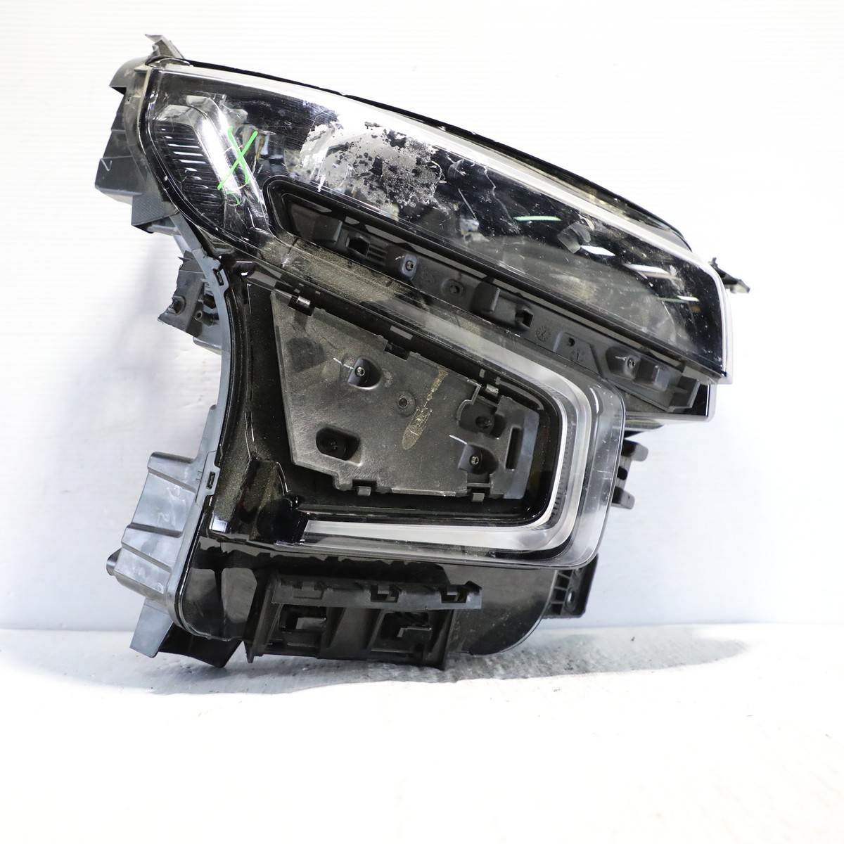 2021 Chevrolet Tahoe Right Passenger Side Headlight OEM 2021 Chevrolet Tahoe Right Passenger Side Headlight OEM