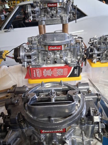  Edelbrock Carbuerator  1411  750  Cfm Remand Or Rebuilt GUARANTEE. 