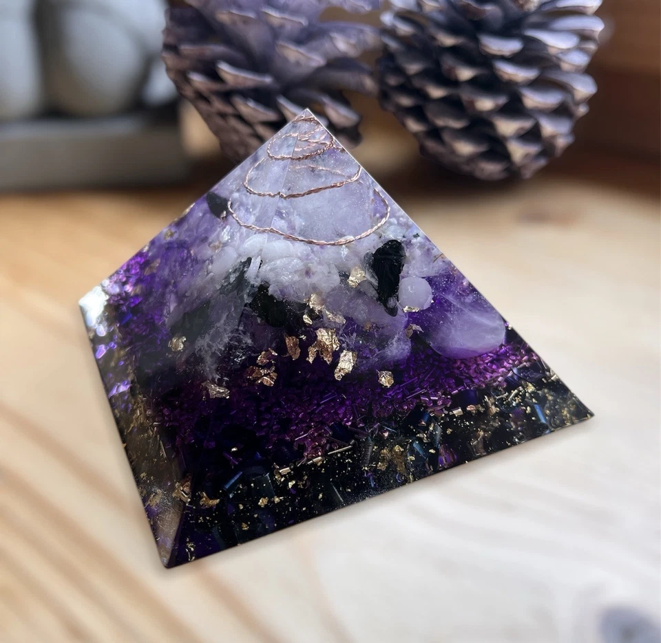 Orgonit Pyramide Erzengel Zadkiel (liebevolle Handarbeit) - Bild 3 von 4