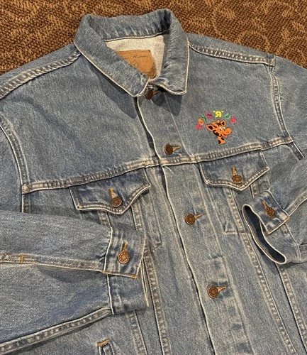 Men’s Toys R Us Denim Jean Jacket Size Extra Large Embroidered Logo XL RARE🔥 image 2