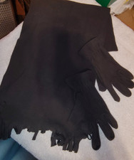Womens scarf and gloves .. for winter . gray.. fringe