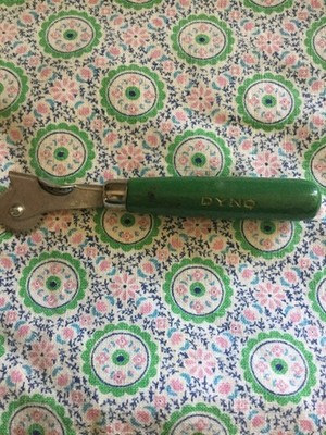 Tracing Wheel Made in Japan by Dyno Serrated Pattern Tracing Wheel Wood Handle